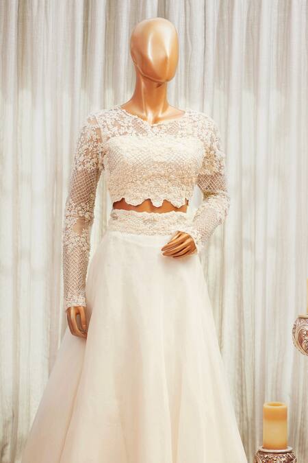COUTURE BY NIHARIKA White Embroidered Blouse And Lehenga Set Online at Aza Fashions COUTURE BY NIHARIKA_White Embroidered Blouse And Lehenga Set_Online_at_Aza_Fashions
