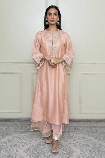 Sheetal Batra Pink Organza, Crushed Cotton, Chanderi Notched Choga Kurta Set Online at Aza Fashions Sheetal Batra_Pink Organza, Crushed Cotton, Chanderi Notched Choga Kurta Set _Online_at_Aza_Fashions