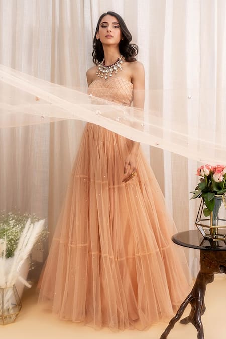 Shop Silky Bindra Beige Shantoon, Tulle Net Sweetheart Neck Embroidered Lehenga Set at Aza Fashions Shop_Silky Bindra_Beige Shantoon, Tulle Net Sweetheart Neck Embroidered Lehenga Set _at_Aza_Fashions