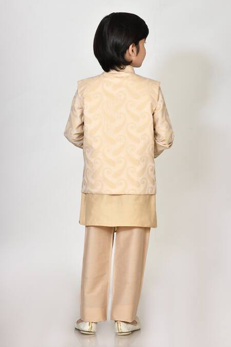 Shop Petite Pomme Beige Handloom Cotton, Silk Embroidery, Sequins Kurta Set at Aza Fashions Shop_Petite Pomme_Beige Handloom Cotton, Silk Embroidery, Sequins Kurta Set _at_Aza_Fashions