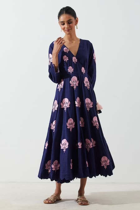 Label Earthen_Blue Cotton Mul Floral V Neck Neel Phool Angrakha And Pant Set _Online_at_Aza_Fashions