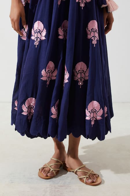 Label Earthen_Blue Cotton Mul Floral V Neck Neel Phool Angrakha And Pant Set _at_Aza_Fashions