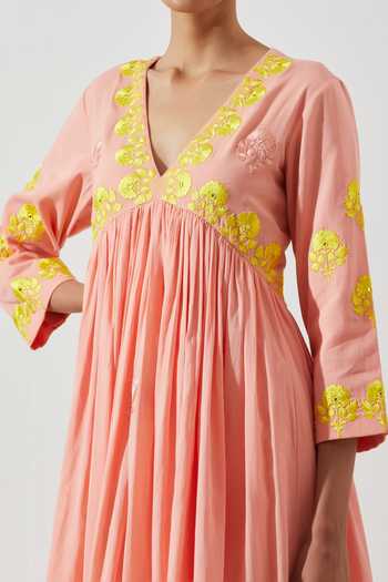 Shop Label Earthen Peach Cotton Mul Floral V Neck Madhu Malti Anarkali And Pant Set Online at Aza Fashions Shop_Label Earthen_Peach Cotton Mul Floral V Neck Madhu Malti Anarkali And Pant Set _Online_at_Aza_Fashions