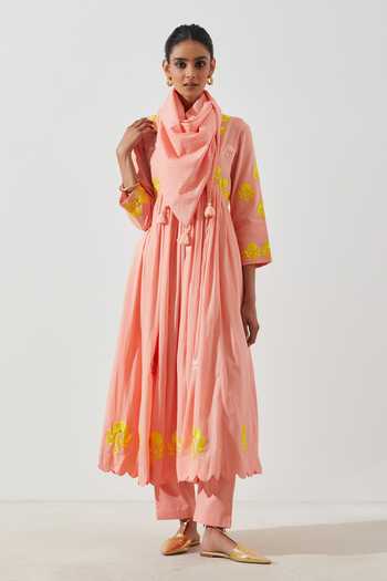 Buy Label Earthen Peach Cotton Mul Floral V Neck Madhu Malti Anarkali And Pant Set Online at Aza Fashions Buy_Label Earthen_Peach Cotton Mul Floral V Neck Madhu Malti Anarkali And Pant Set _Online_at_Aza_Fashions