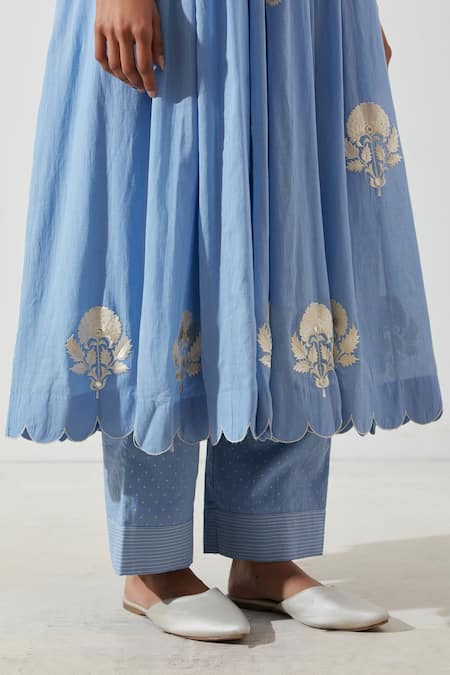 Label Earthen_Blue Cotton Mul Floral V Neck Mogra Embroidered Anarkali And Pant Set _at_Aza_Fashions