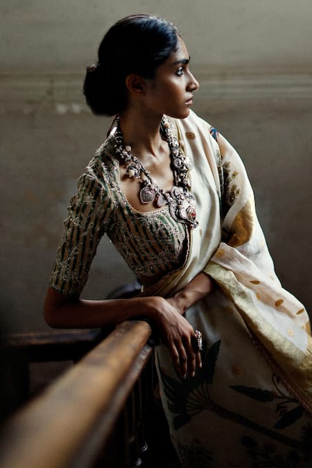 Archana Jaju_Off White Handwoven Silk Animal, Forest Patterns, Kalamkari Saree With Blouse_Online_at_Aza_Fashions