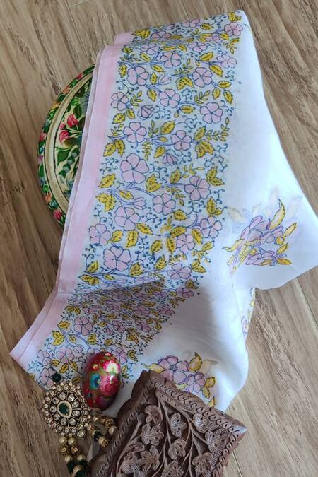 Negra Elegante_White Bemberg Muslin Printed Floral Block Saree With Unstitched Blouse Piece _at_Aza_Fashions