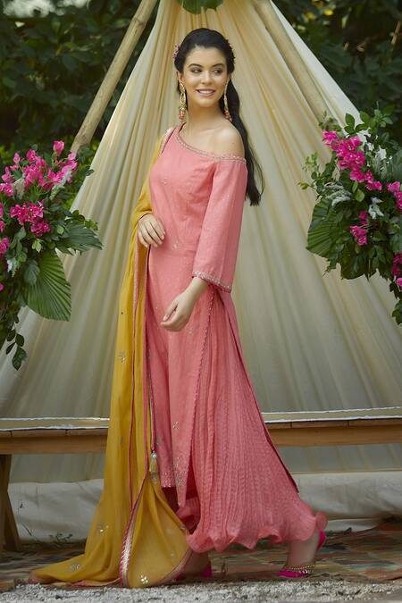 Buy Mandira Wirk - Indian Peach Cotton Lurex Asymmetric Off Shoulder Layered Kurta With Dupatta Online at Aza Fashions Buy_Mandira Wirk - Indian_Peach Cotton Lurex Asymmetric Off Shoulder Layered Kurta With Dupatta _Online_at_Aza_Fashions