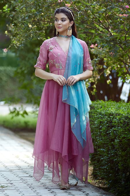Mandira Wirk - Indian_Pink Organza, Chanderi V Neck Asymmetric Kurta Set _Online_at_Aza_Fashions