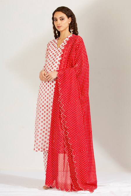 Shop_Label Earthen_White Cotton Mal, Organza Silk V Neck Polka Dot Print Kurta Set _Online_at_Aza_Fashions