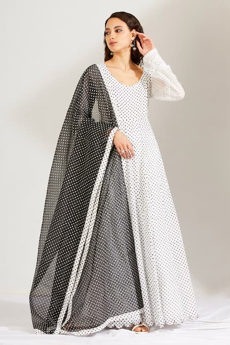 Buy Label Earthen White Cotton Mal Scoop Neck Polka Dot Print Anarkali With Dupatta Online at Aza Fashions Buy_Label Earthen_White Cotton Mal Scoop Neck Polka Dot Print Anarkali With Dupatta _Online_at_Aza_Fashions