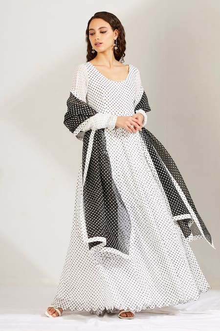 Label Earthen White Cotton Mal Scoop Neck Polka Dot Print Anarkali With Dupatta Online at Aza Fashions Label Earthen_White Cotton Mal Scoop Neck Polka Dot Print Anarkali With Dupatta _Online_at_Aza_Fashions