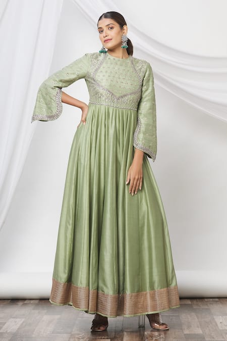 JAYANTI REDDY Green Embroidered Floral Round Flared Sleeve Anarkali Set  