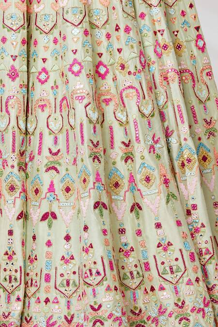 Shop_Tamanna Punjabi Kapoor_Green V Neck Embroidered Bridal Lehenga Set _Online_at_Aza_Fashions