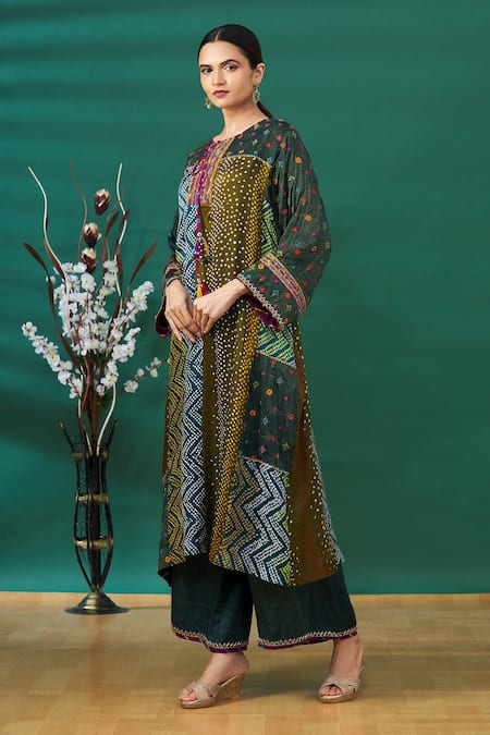 Sunira Designs Panelled Front Tie-Up Kurta 