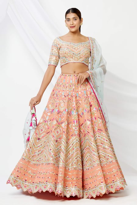 BRIDAL BEIGE AND PINK HEAVY EMBROIDERED DESIGNER LEHENGA SET – Zaribanaras  global