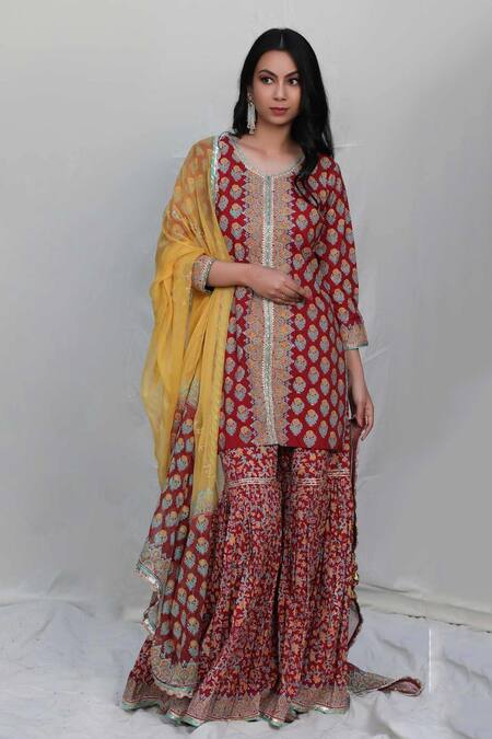 Buy_Abbaran_Red Cotton Cambric Dupatta Chiffon Round Block Print Kurta Gharara Set _Online_at_Aza_Fashions