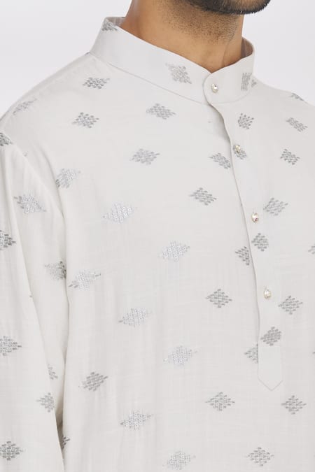 Shop Aham-Vayam White Cotton Sequin And Thread Kurta & Pant Set Online at Aza Fashions Shop_Aham-Vayam_White Cotton Sequin And Thread Kurta & Pant Set _Online_at_Aza_Fashions