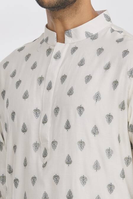 Shop Aham-Vayam White Cotton Sequin And Thread Kurta & Pant Set Online at Aza Fashions Shop_Aham-Vayam_White Cotton Sequin And Thread Kurta & Pant Set _Online_at_Aza_Fashions