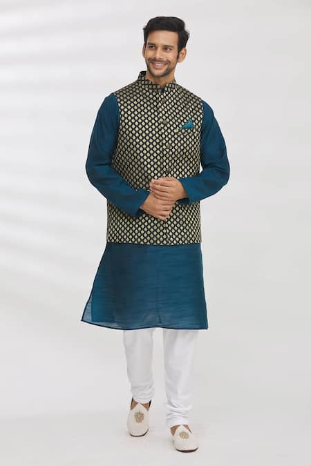 Aham-Vayam Brocade Bundi & Kurta Set 