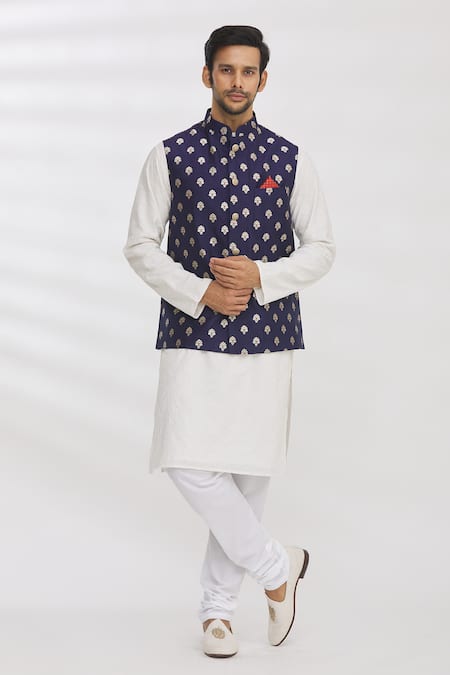 Aham-Vayam Silk Bundi & Kurta Set 