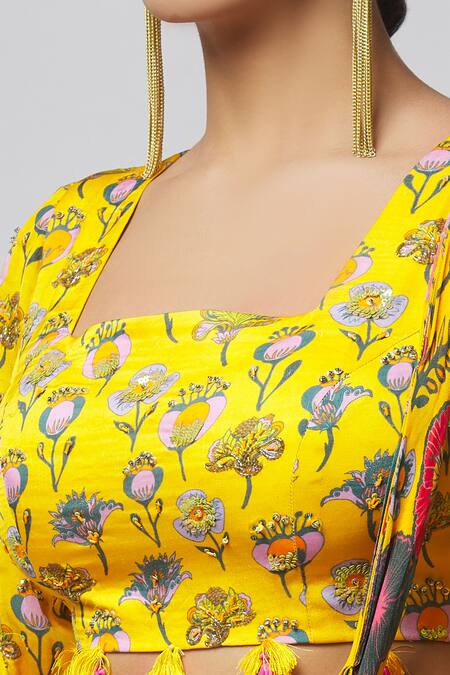 Buy_Diyarajvvir_Yellow Georgette, Modal Tassels, Printed Pre-draped Skirt Saree With Blouse _Online_at_Aza_Fashions
