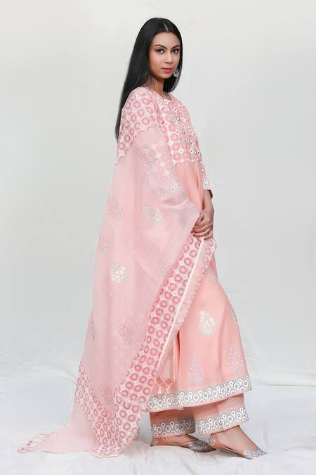 Abbaran Peach Cotton Silk Dupatta Handloom Kota Round Foil Block Print Anarkali Set Online at Aza Fashions Abbaran_Peach Cotton Silk Dupatta Handloom Kota Round Foil Block Print Anarkali Set _Online_at_Aza_Fashions