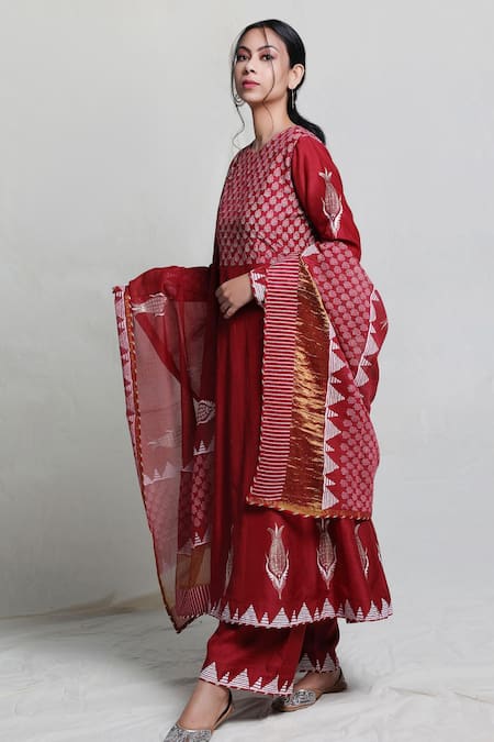 Buy_Abbaran_Red Cotton Silk Dupatta Handloom Chanderi Round Foil Block Print Anarkali Set _Online_at_Aza_Fashions