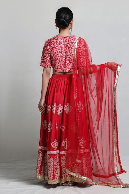 Shop_Abbaran_Red Cotton Silk Dupatta Net Round Foil Block Print Bridal Lehenga Set _at_Aza_Fashions