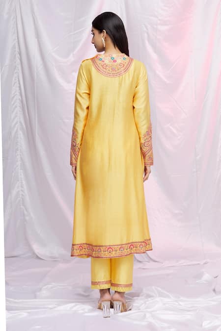 Shop Petticoat Lane By Divya Yellow Organza, Chanderi Floral Motifs, Mirror Work Round Embroidered Kurta Set at Aza Fashions Shop_Petticoat Lane By Divya_Yellow Organza, Chanderi Floral Motifs, Mirror Work Round Embroidered Kurta Set _at_Aza_Fashions