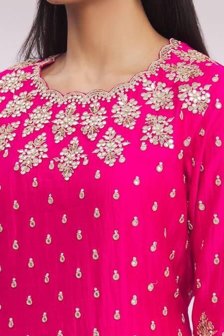 Surbhi Shah_Red Spun Silk Floral Motifs Scallop Neck Embroidered Kurta Set _at_Aza_Fashions