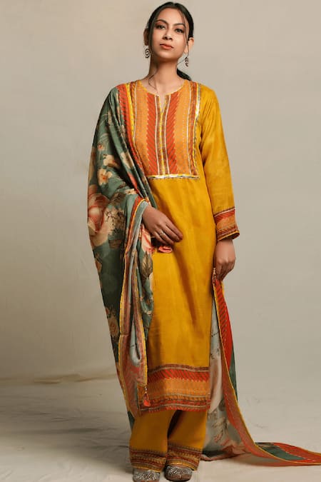 Buy Abbaran Yellow Cotton Silk Round Straight Kurta Set Online at Aza Fashions Buy_Abbaran_Yellow Cotton Silk Round Straight Kurta Set _Online_at_Aza_Fashions