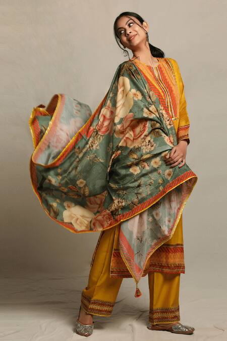 Shop Abbaran Yellow Cotton Silk Round Straight Kurta Set Online at Aza Fashions Shop_Abbaran_Yellow Cotton Silk Round Straight Kurta Set _Online_at_Aza_Fashions