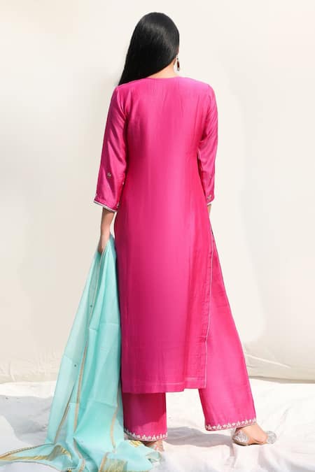 Abbaran Embroidered Kurta Set 