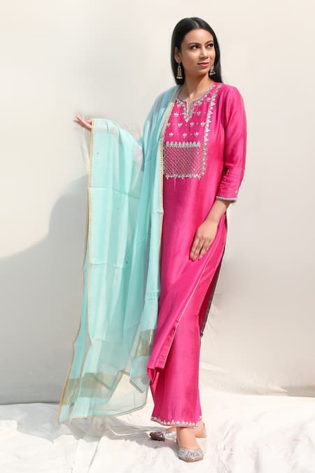 Shop_Abbaran_Pink Cotton Silk Dupatta Chanderi Round Embroidered Kurta Set _Online_at_Aza_Fashions