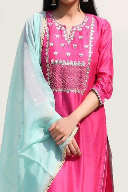 Abbaran_Pink Cotton Silk Dupatta Chanderi Round Embroidered Kurta Set _at_Aza_Fashions