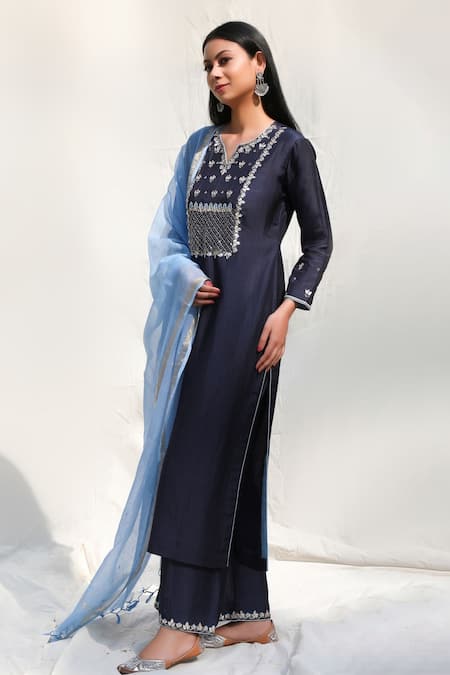 Abbaran Embroidered Kurta Set 