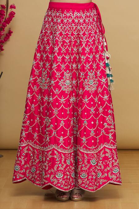 Anupraas By Nishant And Rahul_Red Floral Motifs Leaf Neck Embroidered Bridal Lehenga Set _at_Aza_Fashions