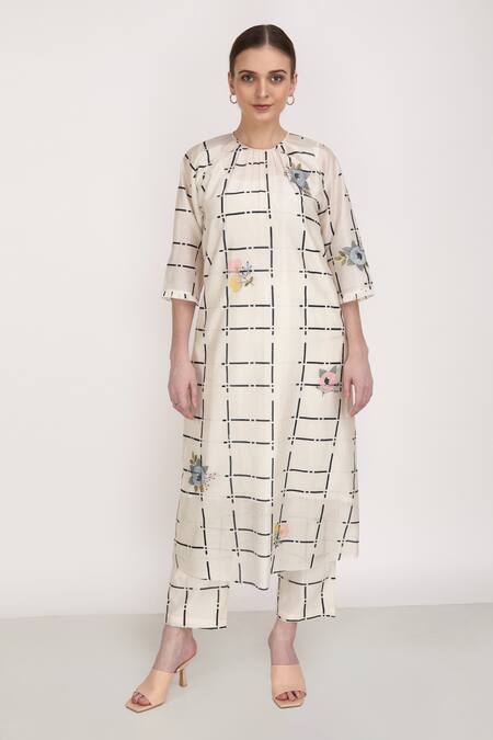 Buy Arcvsh By Pallavi Singh Ivory Chanderi Round Neck Geometric And Floral Bloom Print Kurta With Pant Online at Aza Fashions Buy_Arcvsh By Pallavi Singh_Ivory Chanderi Round Neck Geometric And Floral Bloom Print Kurta With Pant _Online_at_Aza_Fashions