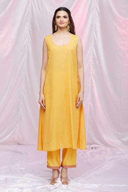 Buy_Petticoat Lane By Divya_Yellow Organza, Chanderi Floral Motifs, Mirror Work Round Embroidered Kurta Set _Online_at_Aza_Fashions