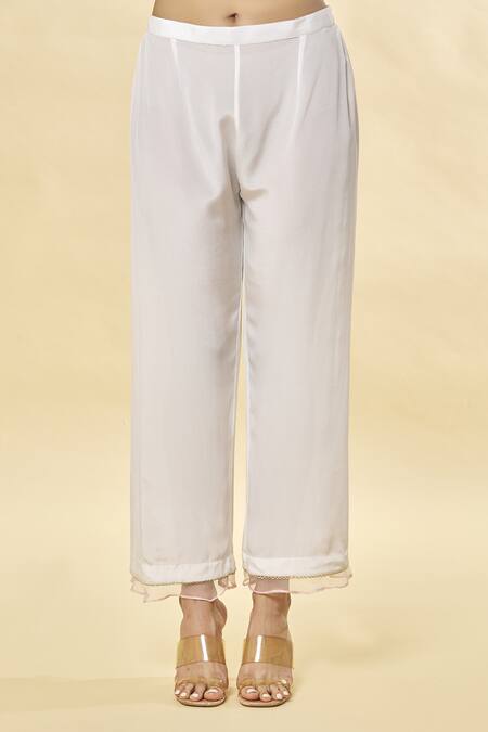 Romaa_White Chikankari, Moti And Cutdana Work V Neck Embroidered Kurta Set _at_Aza_Fashions