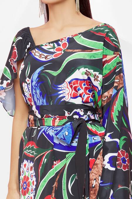 Pria Kataria Puri Black Crepe Embellished Floral Asymmetric Pattern Kaftan at Aza Fashions Pria Kataria Puri_Black Crepe Embellished Floral Asymmetric Pattern Kaftan _at_Aza_Fashions