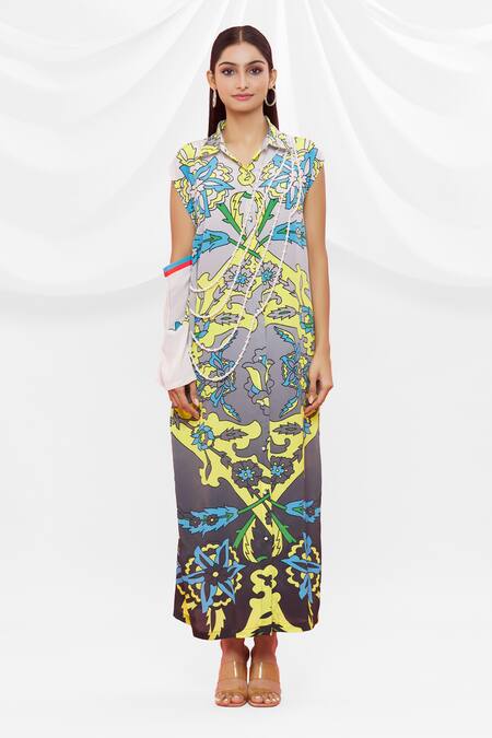 Buy_Pria Kataria Puri_Black Crepe Embellished Floral Shirt Collar Pattern Dress  _Online_at_Aza_Fashions