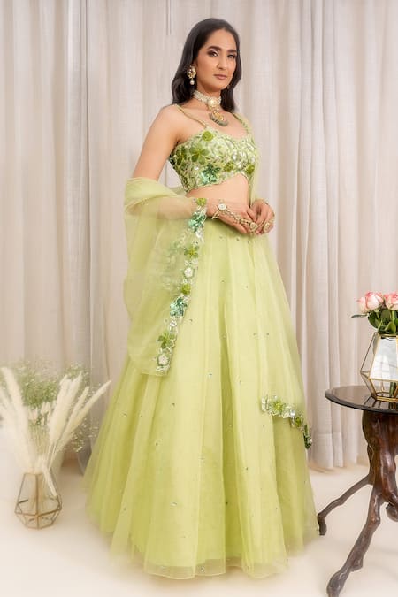 Silky Bindra Green Organza, Shantoon Sweetheart Neck Floral Embroidered Lehenga Set Online at Aza Fashions Silky Bindra_Green Organza, Shantoon Sweetheart Neck Floral Embroidered Lehenga Set _Online_at_Aza_Fashions
