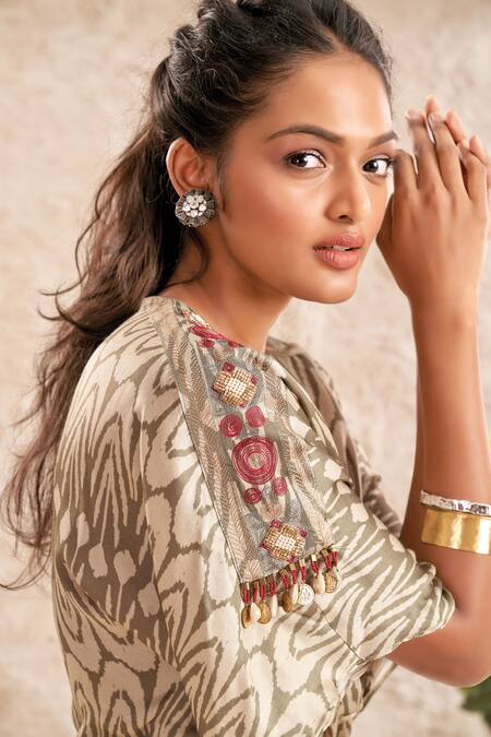 Aditi Somani Green Modal, Satin Tassels, Embroidery V-neck Tie-up Top And Pant Set Online at Aza Fashions Aditi Somani_Green Modal, Satin Tassels, Embroidery V-neck Tie-up Top And Pant Set _Online_at_Aza_Fashions