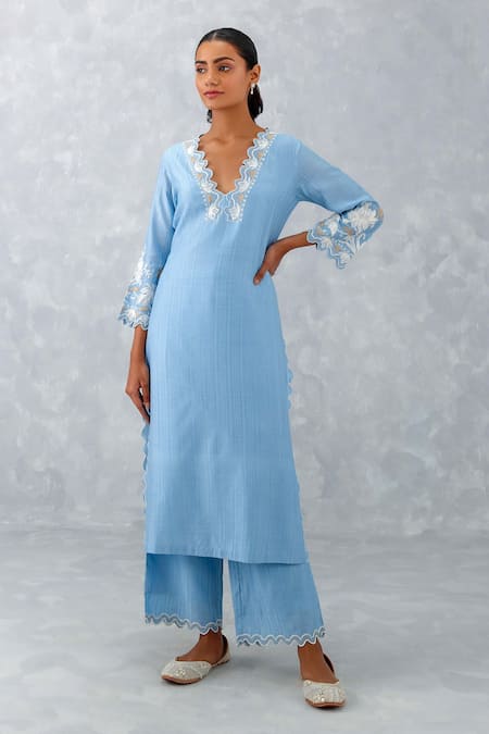 Devnaagri_Blue Chanderi, Silk Organza Embroidery, Cut Work Plunge Neck Pattern Kurta Set _Online_at_Aza_Fashions