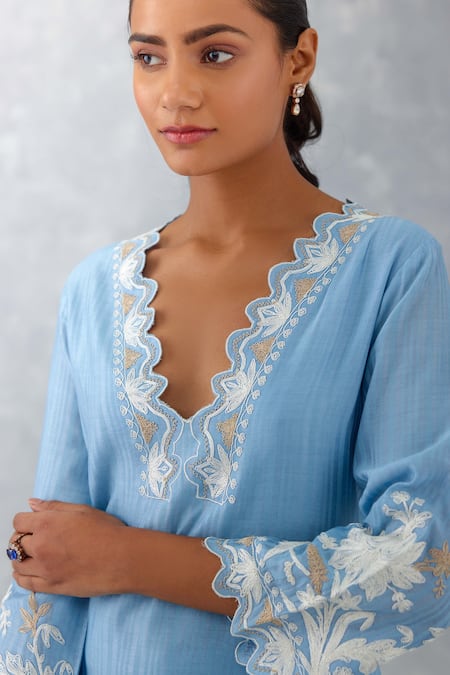 Shop_Devnaagri_Blue Chanderi, Silk Organza Embroidery, Cut Work Plunge Neck Pattern Kurta Set _Online_at_Aza_Fashions