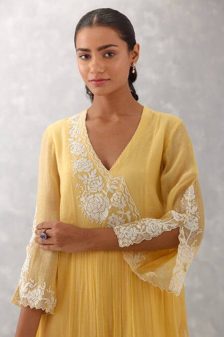 Buy Devnaagri Yellow Chanderi, Silk Lace, Embroidery Plunge Neck Gathered Thread Kurta Set Online at Aza Fashions Buy_Devnaagri_Yellow Chanderi, Silk Lace, Embroidery Plunge Neck Gathered Thread Kurta Set _Online_at_Aza_Fashions