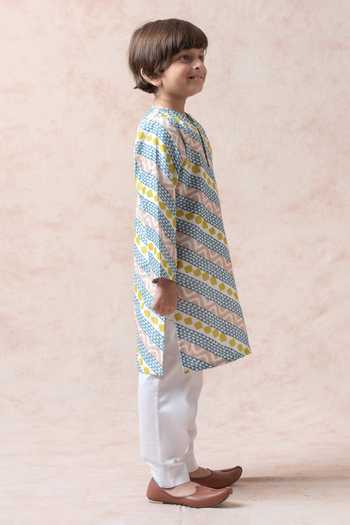 Thetaa Pink Cotton, Silk, Voile Geometric Print Kurta Set Online at Aza Fashions Thetaa_Pink Cotton, Silk, Voile Geometric Print Kurta Set _Online_at_Aza_Fashions