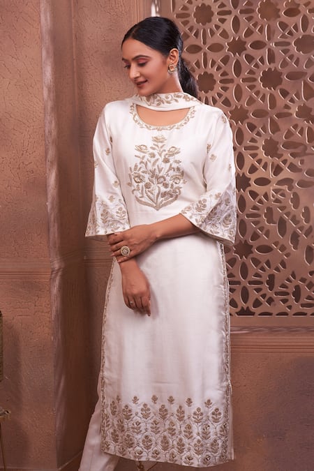 Geetika Jain Ivory Silk, Viscose, Georgette Diamonds, Embroidery, Dori And Dabka Kurta Set Online at Aza Fashions Geetika Jain_Ivory Silk, Viscose, Georgette Diamonds, Embroidery, Dori And Dabka Kurta Set _Online_at_Aza_Fashions
